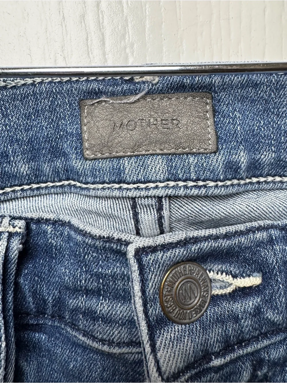 Mother The Rascal Ankle Chew Jeans Size 24 Medium Blue Raw Hem